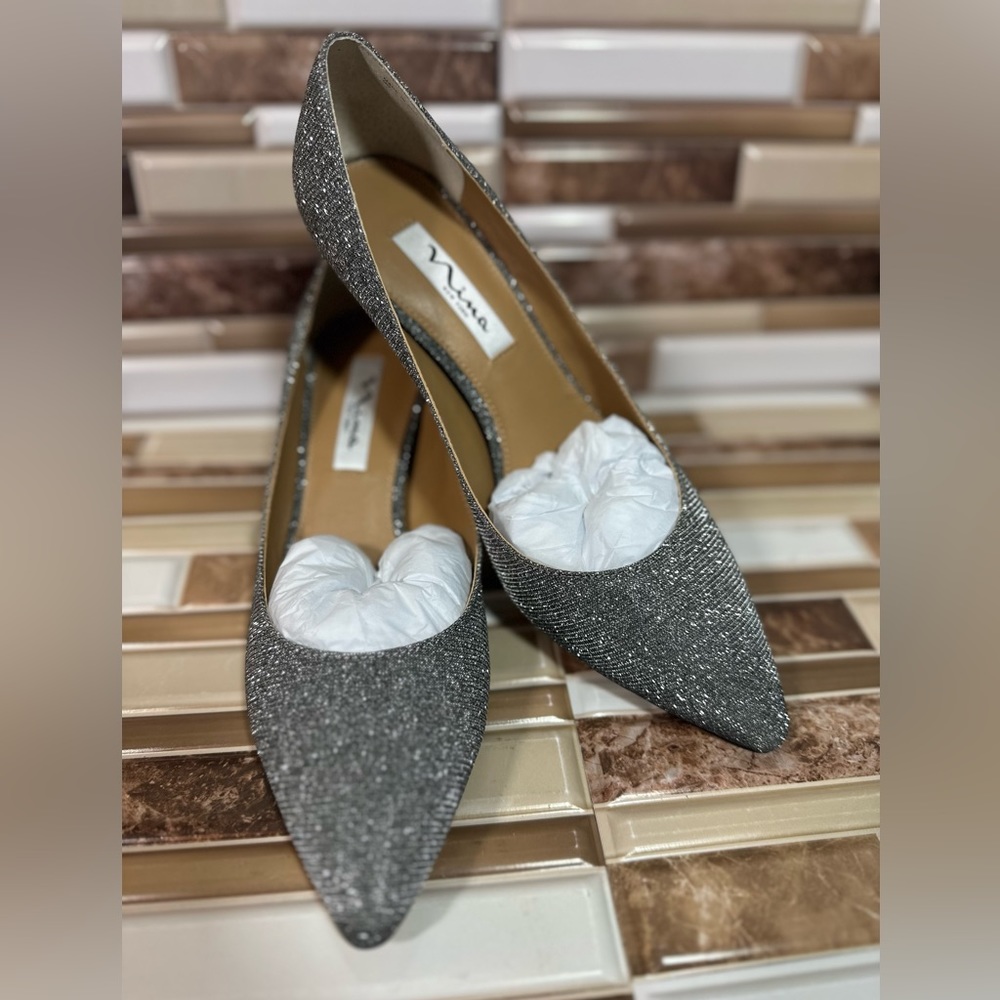 NWOT Nina Heels Size 9W